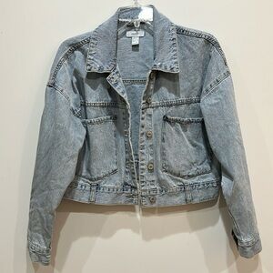 Forever 21 Cropped Light Wash Denim Jacket